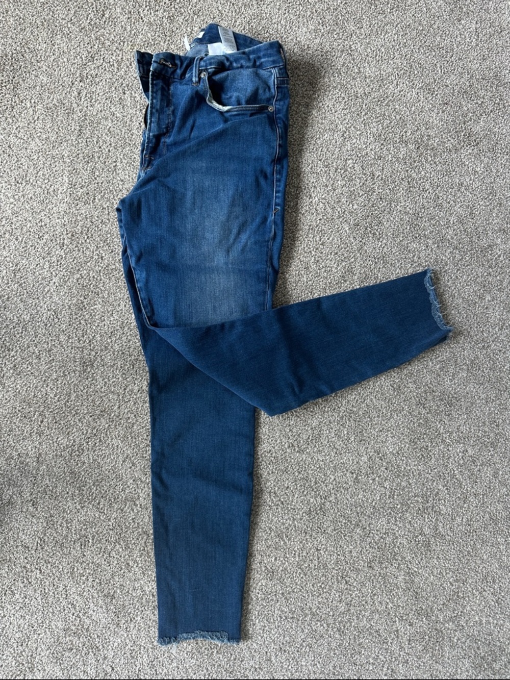 Good American always fit good waist Dark Blue Skinny Jeans with Frayed Hem